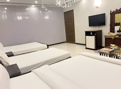 Enjoyable house with AC in charming Islamabad