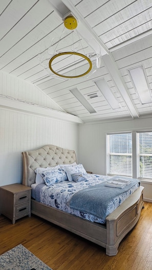 3 bedrooms, iron/ironing board, free WiFi, bed sheets - “AH!” It's time to relax at the beach! (Avon)