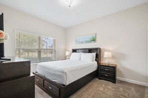 4 Schlafzimmer, Bügeleisen/Bügelbrett, WLAN, Bettwäsche