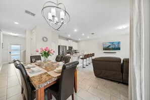 Dining - Last Minute Disney Getaway! Townhouse with Private Pool. Book Now! #126699 (Orlando)