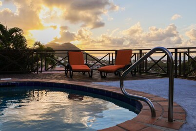 Tranquil 3-bedroom house with Pool and Ocean View