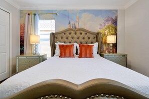 6 bedrooms, iron/ironing board, WiFi, bed sheets