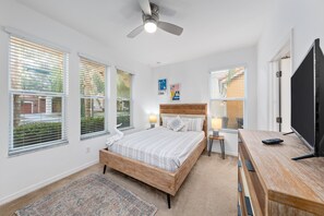 4 habitaciones, tabla de planchar con plancha, wifi y ropa de cama 