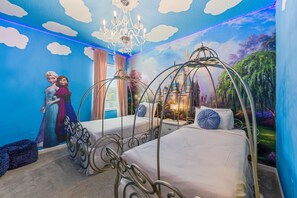 6 bedrooms, iron/ironing board, WiFi, bed sheets