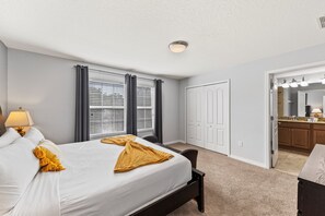 4 bedrooms, iron/ironing board, WiFi, bed sheets