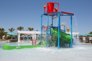 حمّام سباحة مُدفَّأ