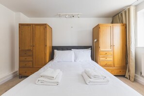 2 bedrooms, iron/ironing board