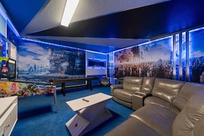 Smart TV - Last Minute Disney Getaway! Private Pool, Game Room & Themed Bedrooms. Book Now! #149015 (Orlando)