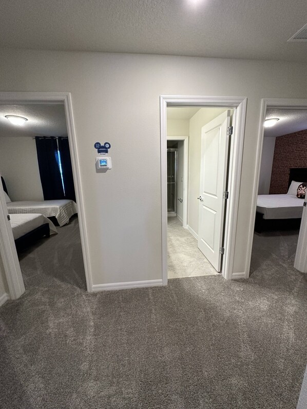6 bedrooms, iron/ironing board, WiFi, bed sheets