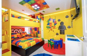 8 habitaciones, tabla de planchar con plancha, wifi y ropa de cama 