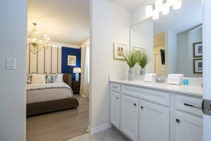 8 bedrooms, iron/ironing board, WiFi, bed sheets