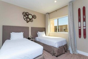 4 bedrooms, iron/ironing board, WiFi, bed sheets