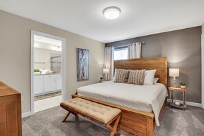 4 bedrooms, iron/ironing board, WiFi, bed sheets - Storey Lake Resort 527 (Orlando)