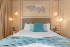 4 habitaciones, tabla de planchar con plancha, wifi y ropa de cama