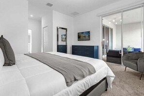 3 室のベッドルーム、アイロン / アイロン台、WiFi、ベッドシーツ