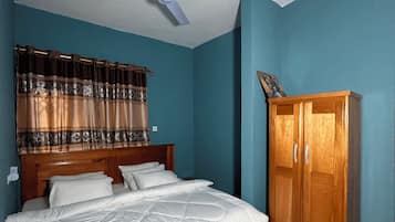 Deluxe Room, 2 Double Beds | Desk, iron/ironing board, free WiFi, bed sheets