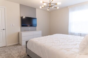 5 bedrooms, iron/ironing board, WiFi, bed sheets