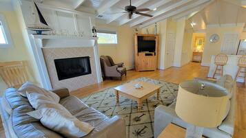 House (Unit B - No Pets) | Property amenity