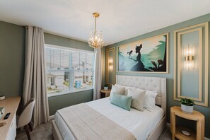 6 عدّة غرف نوم ومكواة/لوح كي وواي فاي وملاءات أسرّة