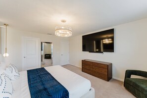 5 bedrooms, iron/ironing board, WiFi, bed sheets