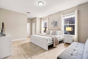 6 habitaciones, tabla de planchar con plancha, wifi y ropa de cama 