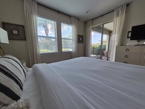 6 bedrooms, iron/ironing board, WiFi, bed sheets