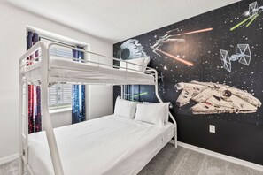 5 habitaciones, tabla de planchar con plancha, wifi y ropa de cama 