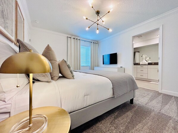 5 bedrooms, iron/ironing board, WiFi, bed sheets