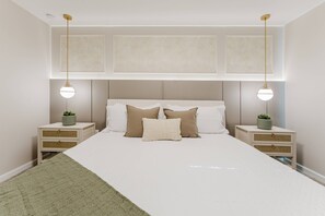 6 bedrooms, iron/ironing board, WiFi, bed sheets