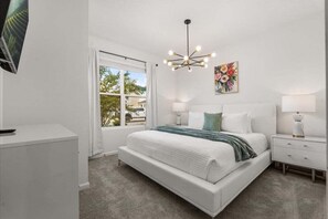 4 bedrooms, iron/ironing board, WiFi, bed sheets