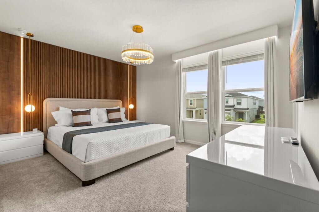 10 bedrooms, iron/ironing board, WiFi, bed sheets