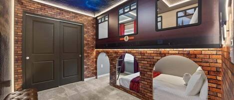 10 bedrooms, iron/ironing board, WiFi, bed sheets