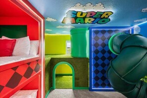 8 habitaciones, tabla de planchar con plancha, wifi y ropa de cama