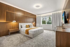 8 bedrooms, iron/ironing board, WiFi, bed sheets