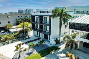 House | 6 bedrooms - Luxury Pool Home Golf Cart (Madeira Beach)