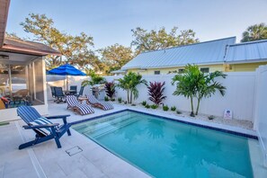 Apartment | 2 bedrooms - Royal Blue Downtown-gulfport-heated Pool (Gulfport)