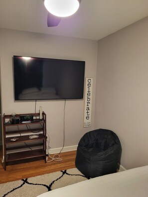 1 soverom, strykejern/-brett og internettilgang