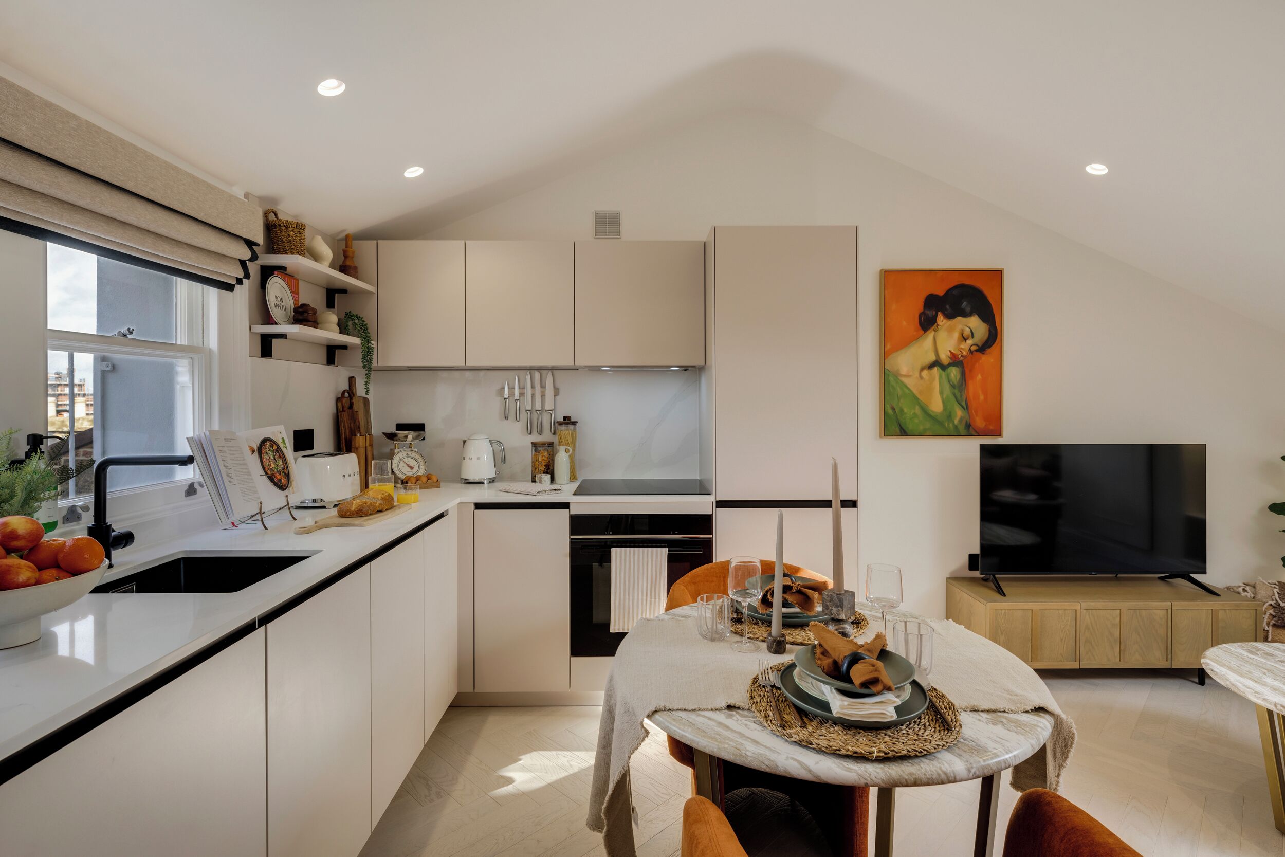 Fridge, dishwasher, coffee/tea maker, toaster