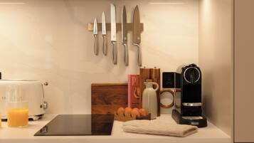 Refrigerador, microondas, horno y lavavajillas