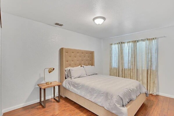 4 habitaciones, internet y ropa de cama 