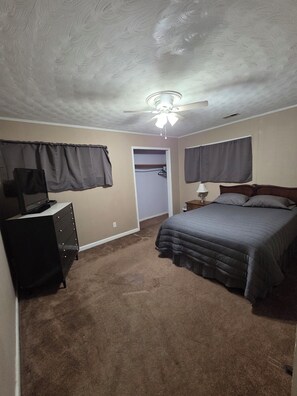 3 bedrooms, iron/ironing board, free WiFi, bed sheets