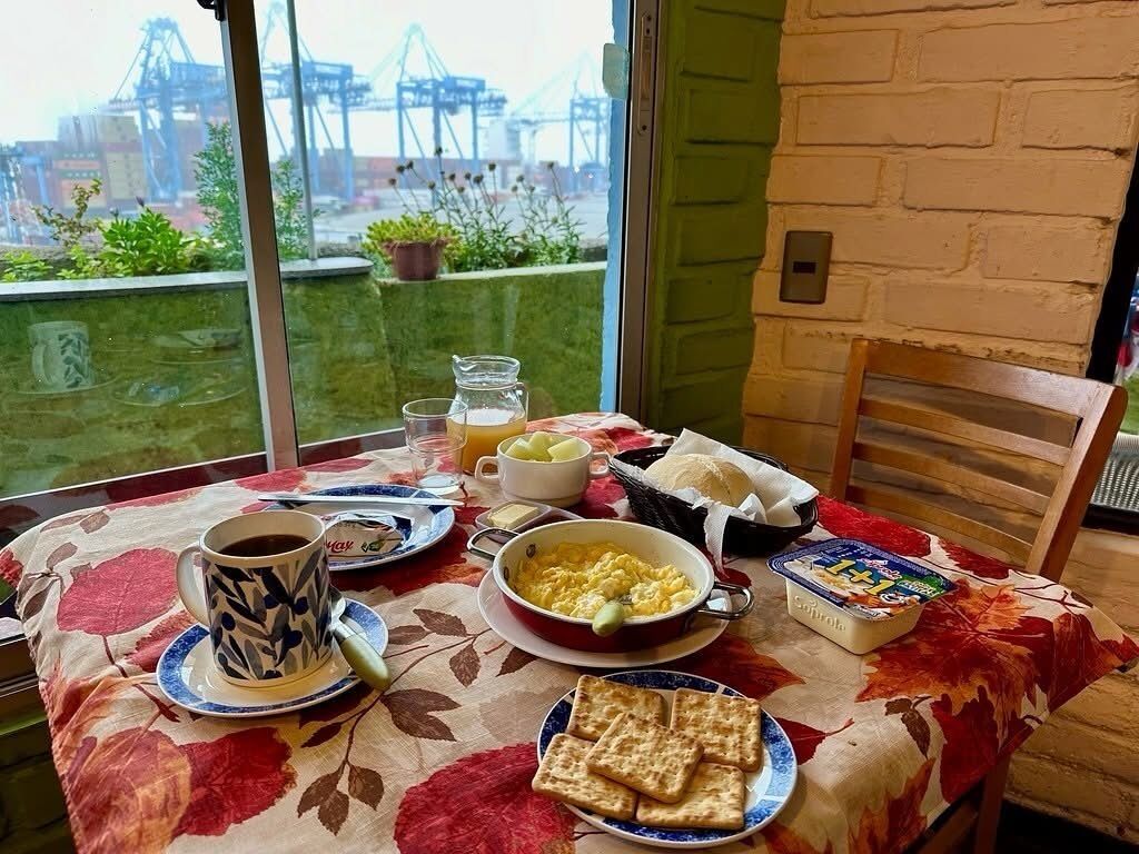 每日供应当地美食早餐（每人 CLP 7000）