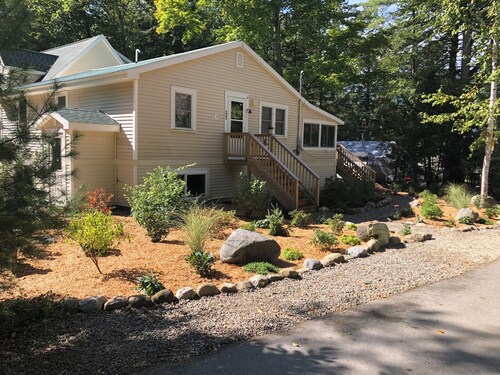 Lovely 2-bedroom cottage with AC in Police Man's Cove