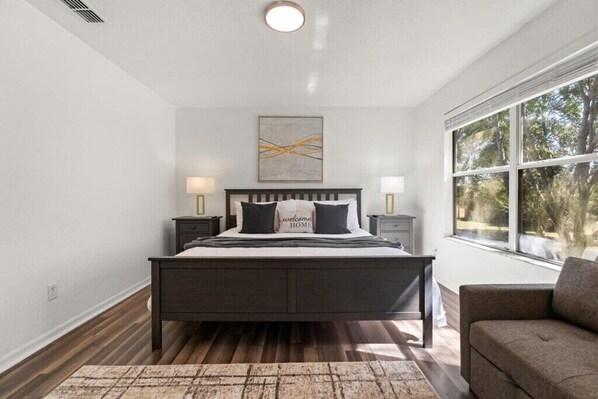 4 bedrooms, iron/ironing board, WiFi, bed sheets