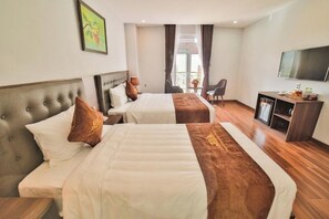 Deluxe Triple Room | Iron/ironing board, free WiFi