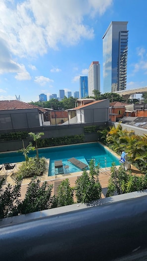 Imagen sin descripción, 5 de 168, botón