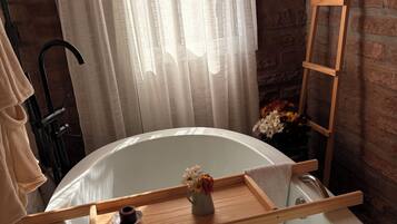 Hårføner, håndklær, såpe og toalettpapir