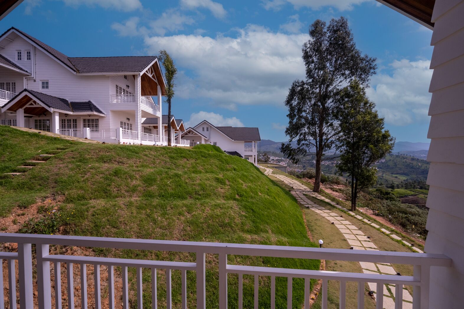 Chambre Familiale, balcon, vue montagne | Jardin