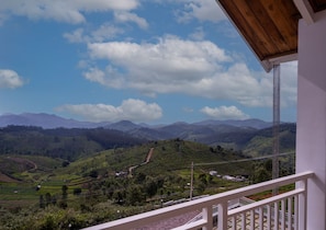 Quarto família, sacada, vista para a montanha | Terraço/pátio