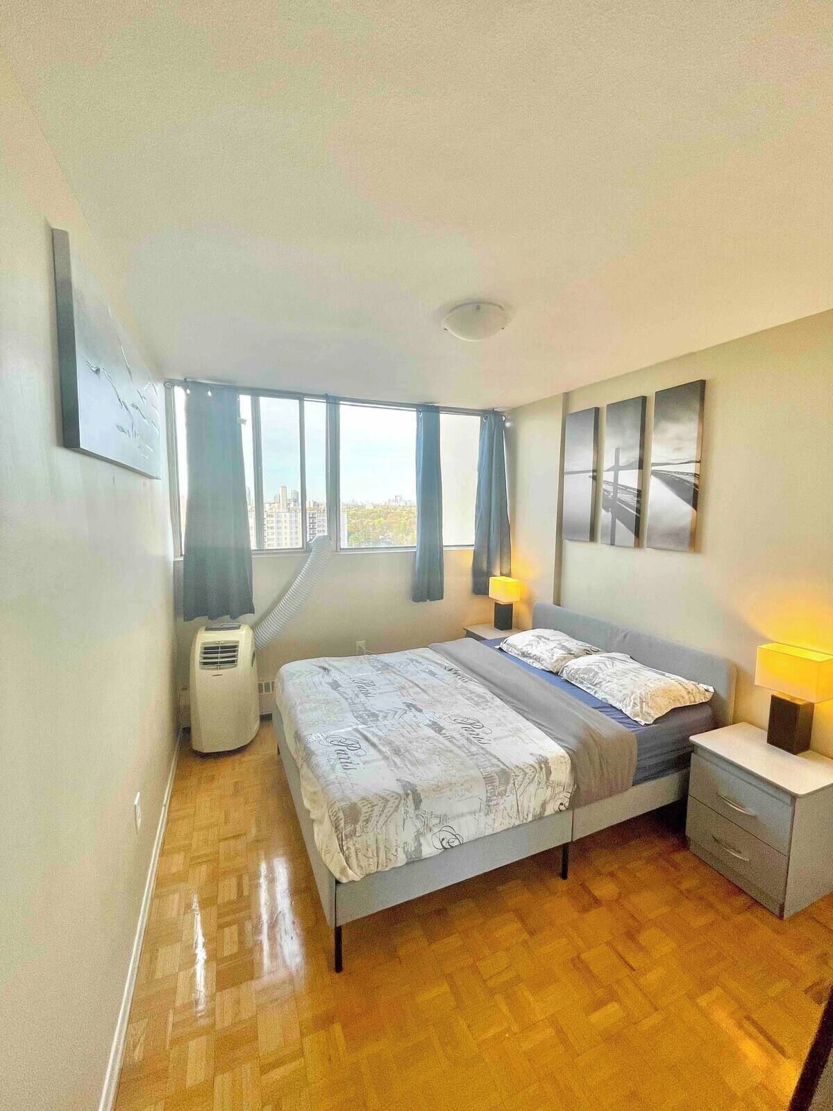 3 bedrooms, iron/ironing board, WiFi, bed sheets